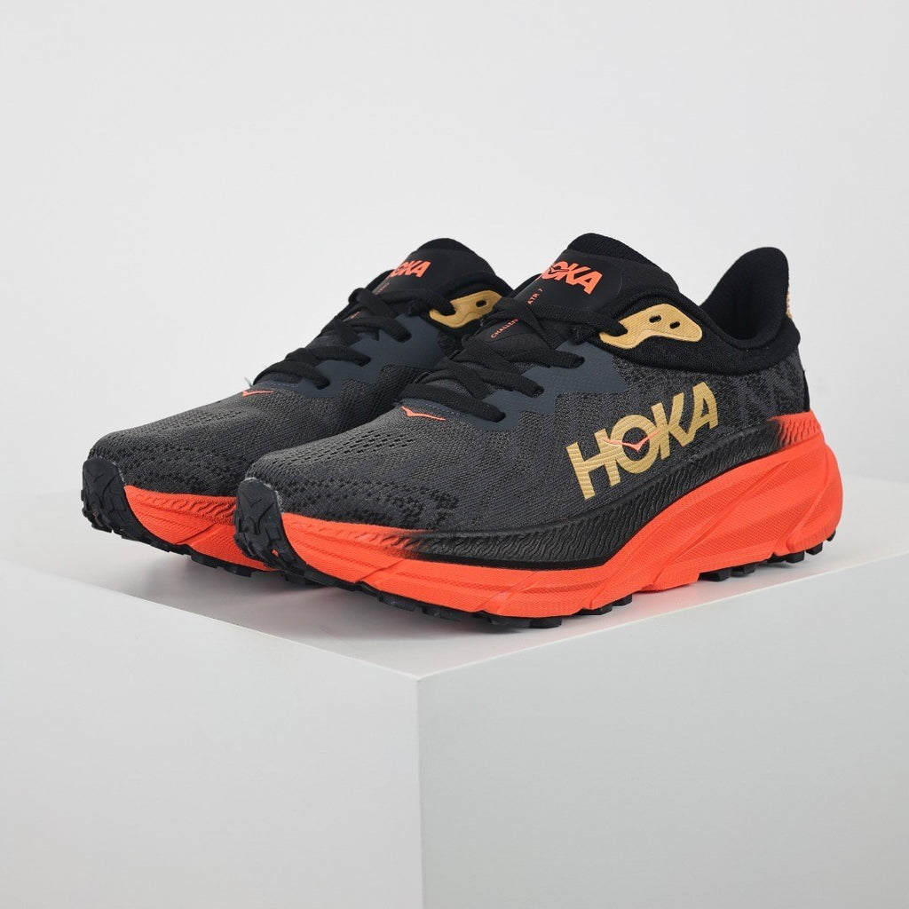 HOKA Challenger ATR 7 Hombre - Negro / Rojo