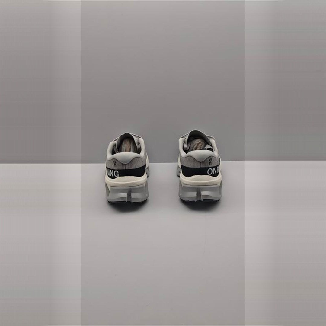 On Cloudmonster 3 Mujer - Gris / Negro
